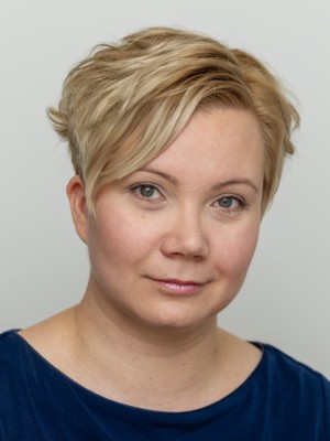 Riikka Lindström, kasvokuva.