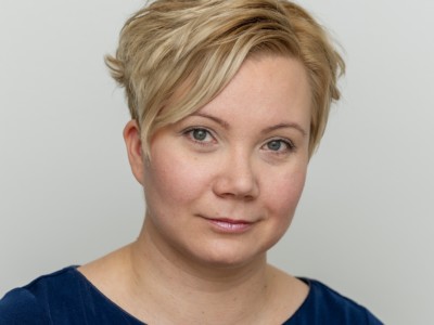 Riikka Lindström, kasvokuva.