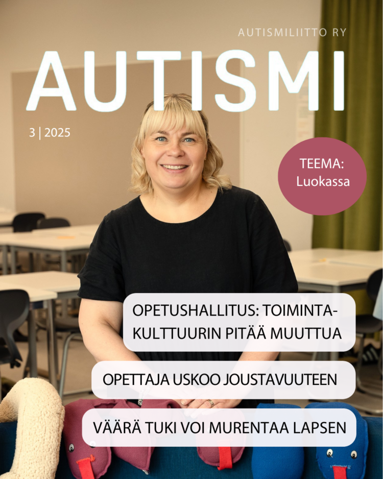 Autismi-verkkolehden 3/2025 kansilehti, jossa naisen kuva luokkahuoneessa, ja sohvalla erilaisia painoleluja. Lisäksi Autismi-lehden loho, lehden teema Luokassa sekä kolme otsikkonostoa lehdestä.