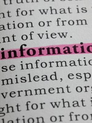 Englanninkielinen sanakirjan sivu, jossa selitetään sana disinformation.